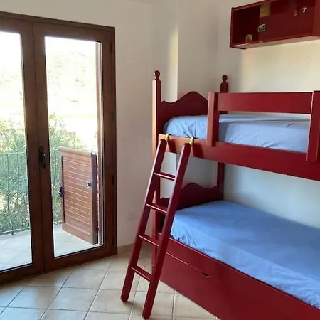 With External Porch, 3 Bedrooms, 2 Bathrooms *